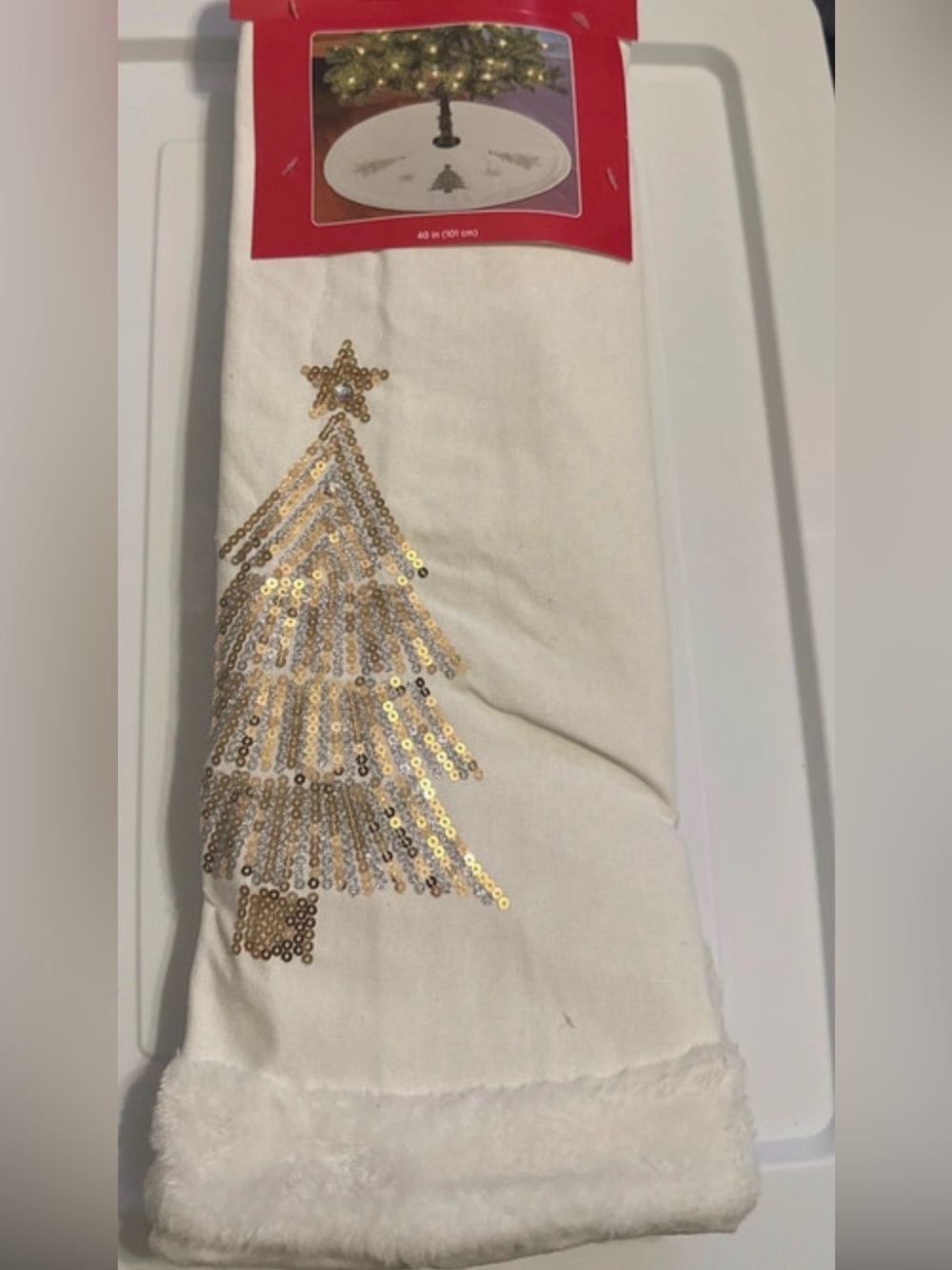 new tree skirt 40 in diameter